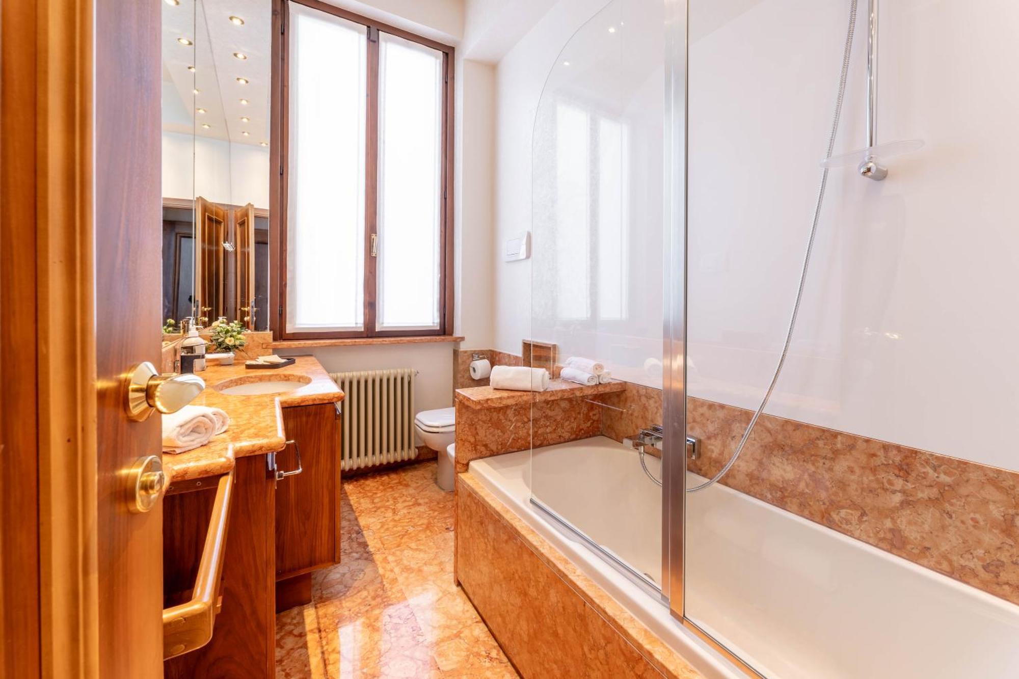 Palazzo Venier Apartment เวโรนา ภายนอก รูปภาพ