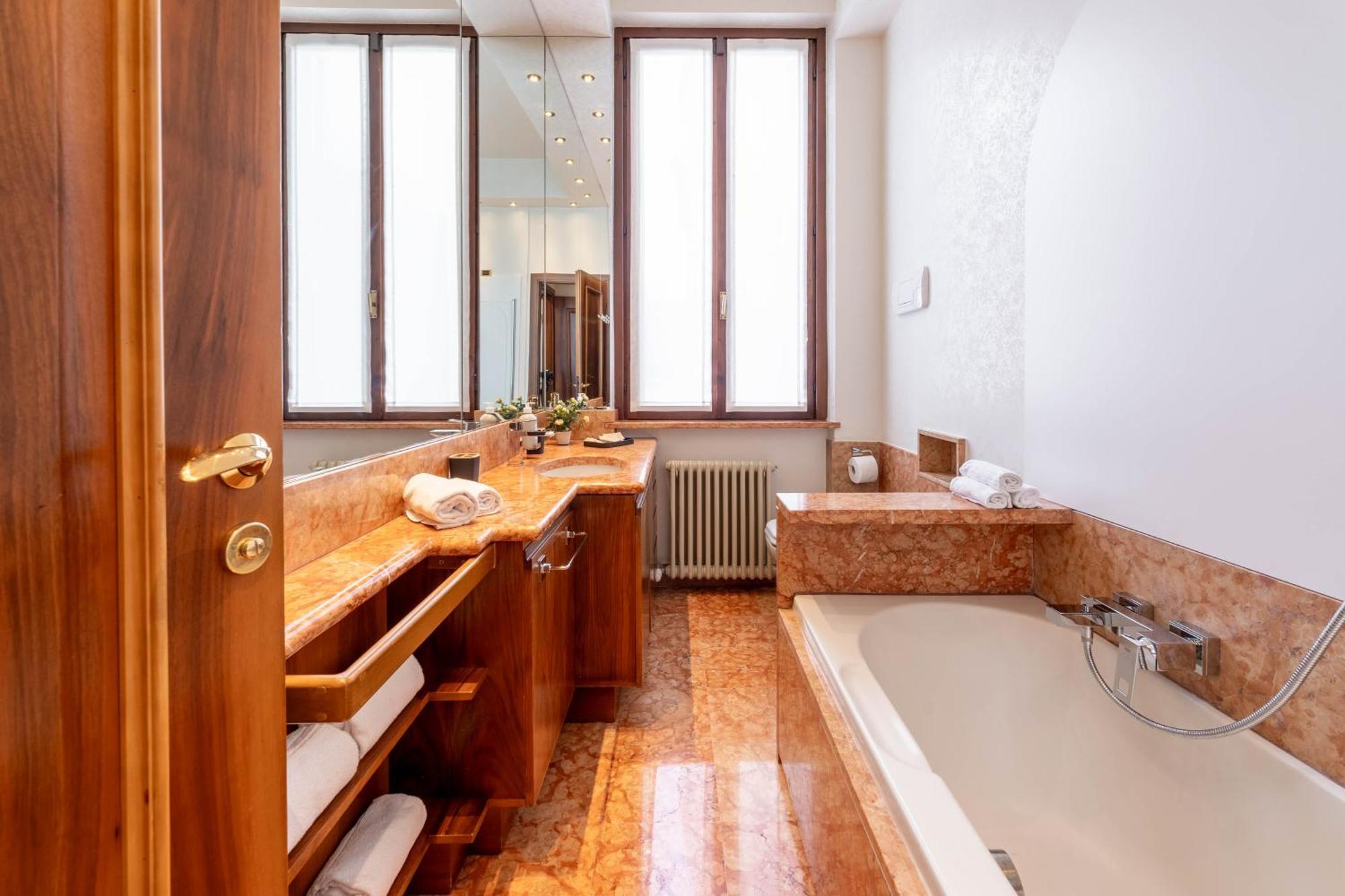 Palazzo Venier Apartment เวโรนา ภายนอก รูปภาพ